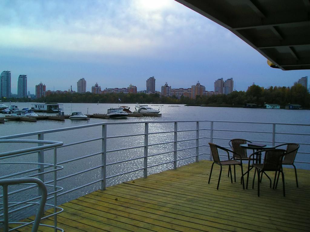 Chervona Kalina Hotel Kiev Ngoại thất bức ảnh