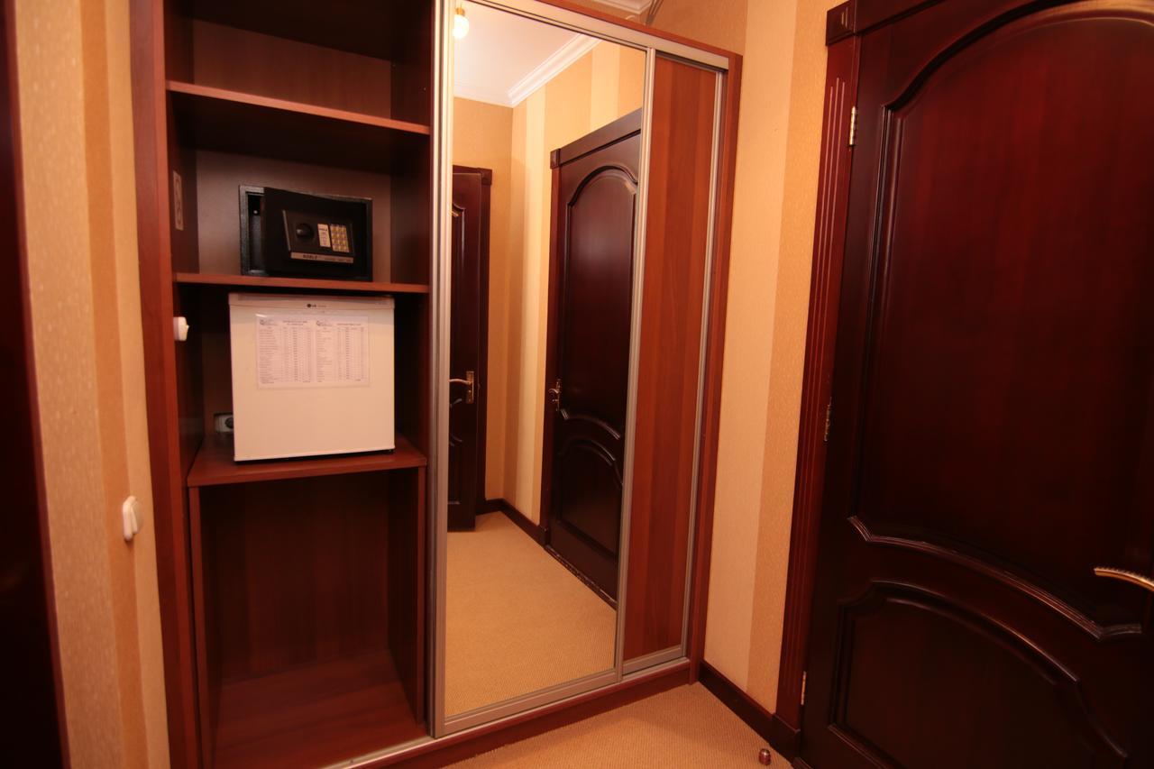 Chervona Kalina Hotel Kiev Ngoại thất bức ảnh