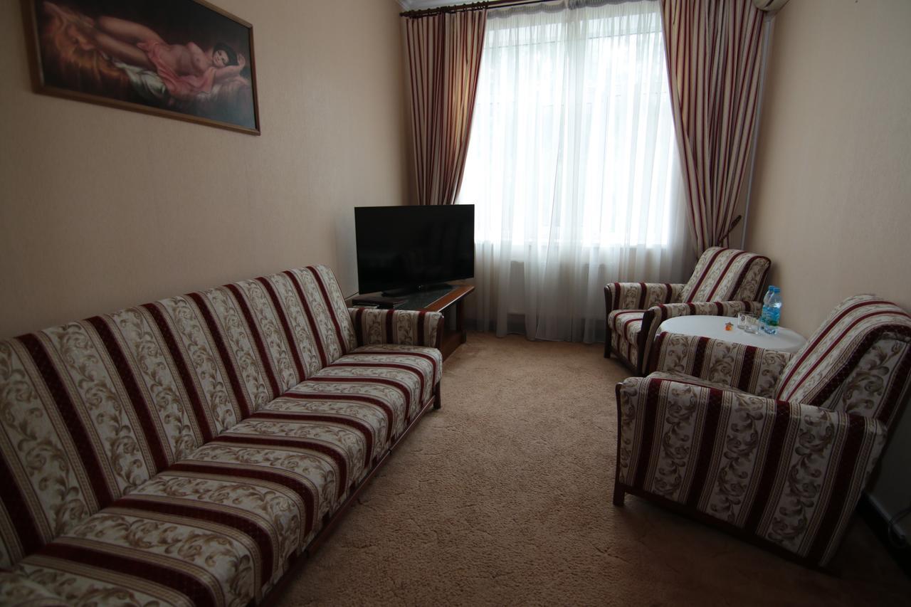 Chervona Kalina Hotel Kiev Ngoại thất bức ảnh