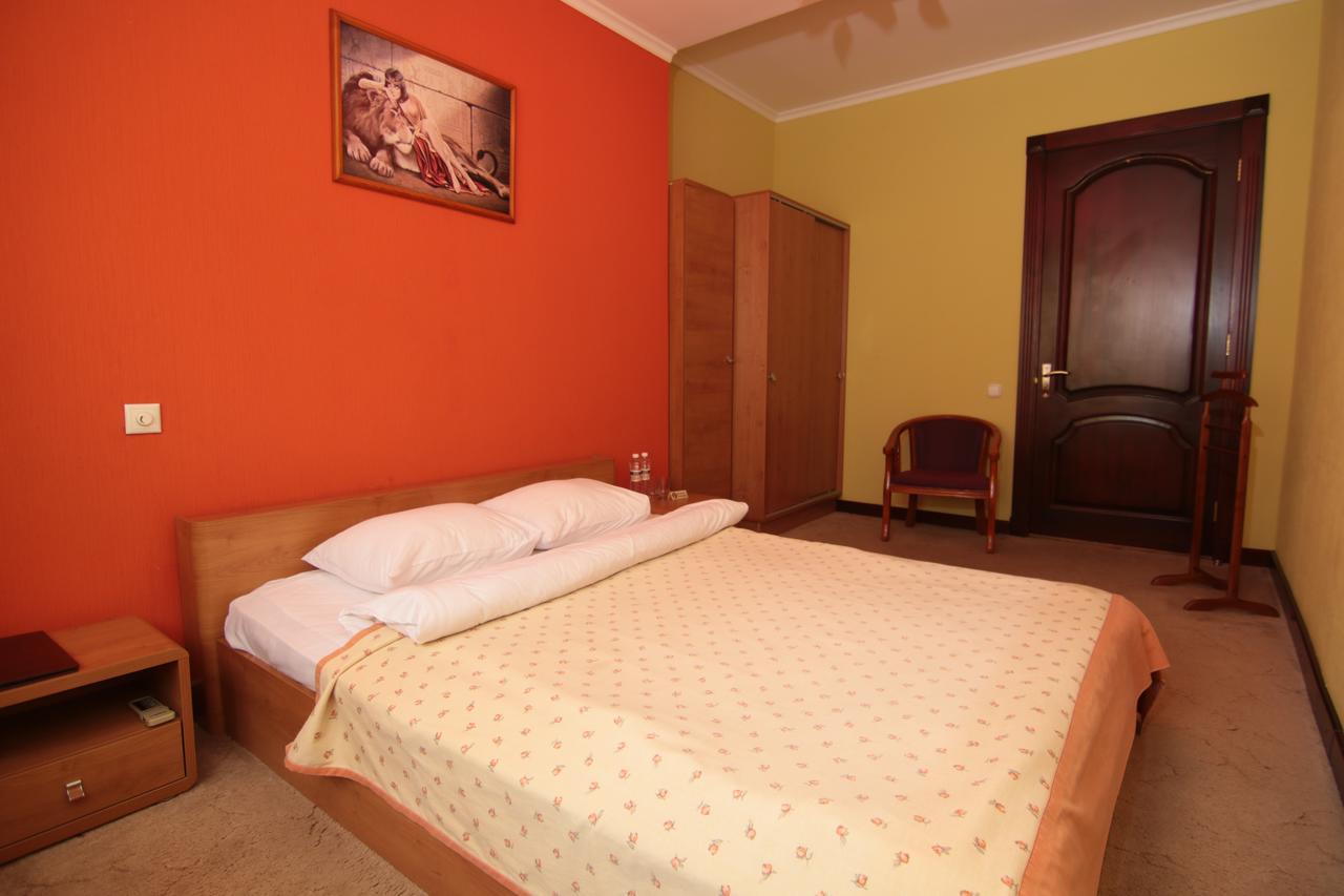 Chervona Kalina Hotel Kiev Ngoại thất bức ảnh